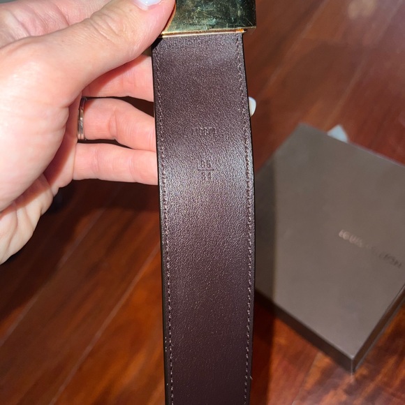 Louis Vuitton Patent Leather Burgundy Belt. - Picture 6 of 8
